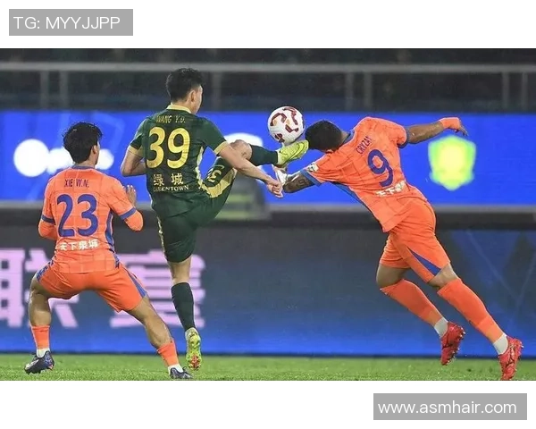 中超激战那不勒斯大胜里昂四球狂潮引发全场热烈反响