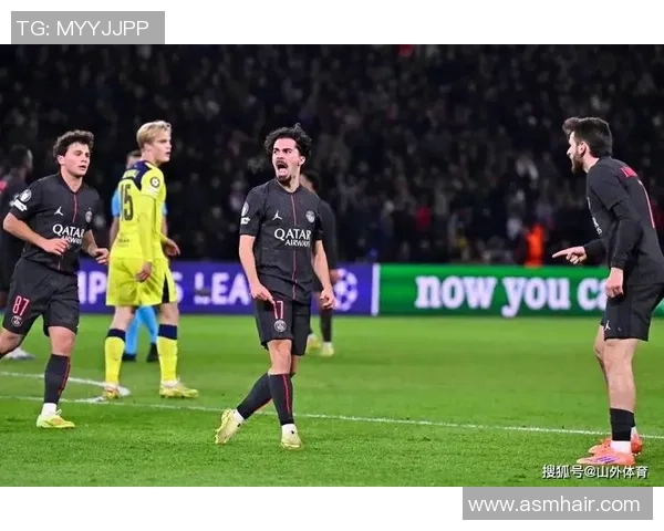 巴黎圣日耳曼大胜热刺6-2神扑瞬间成比赛焦点引发热议
