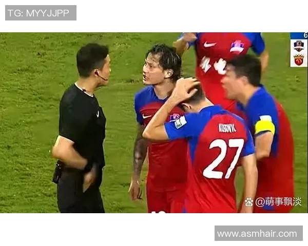 国王杯激战本菲卡逆转里昂争议判罚引发全场热议 国王杯激战本菲卡逆转里昂争议判罚引发全场热议