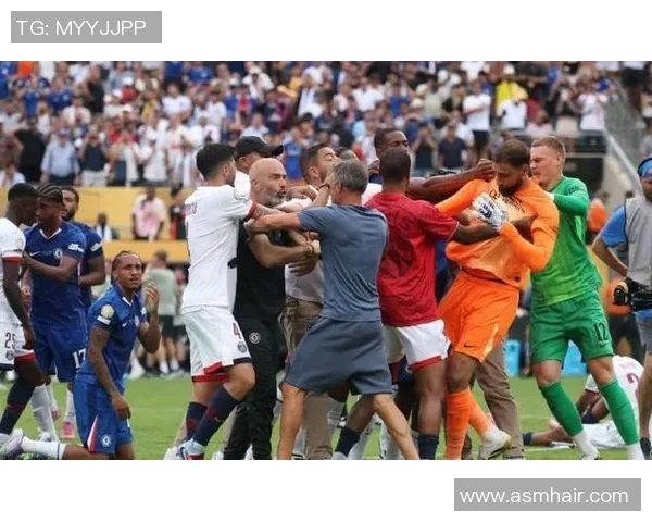 切尔西友谊赛小胜曼联红牌争议引发全场热议与激情 切尔西友谊赛小胜曼联红牌争议引发全场热议与激情